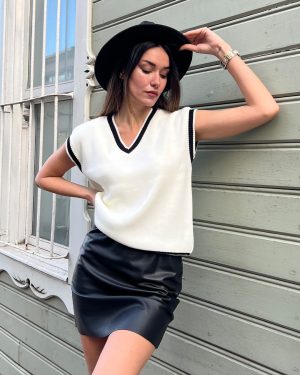 5817-V Neck Stripe splicing Uniform Knit Sleeveless Vest Sweater