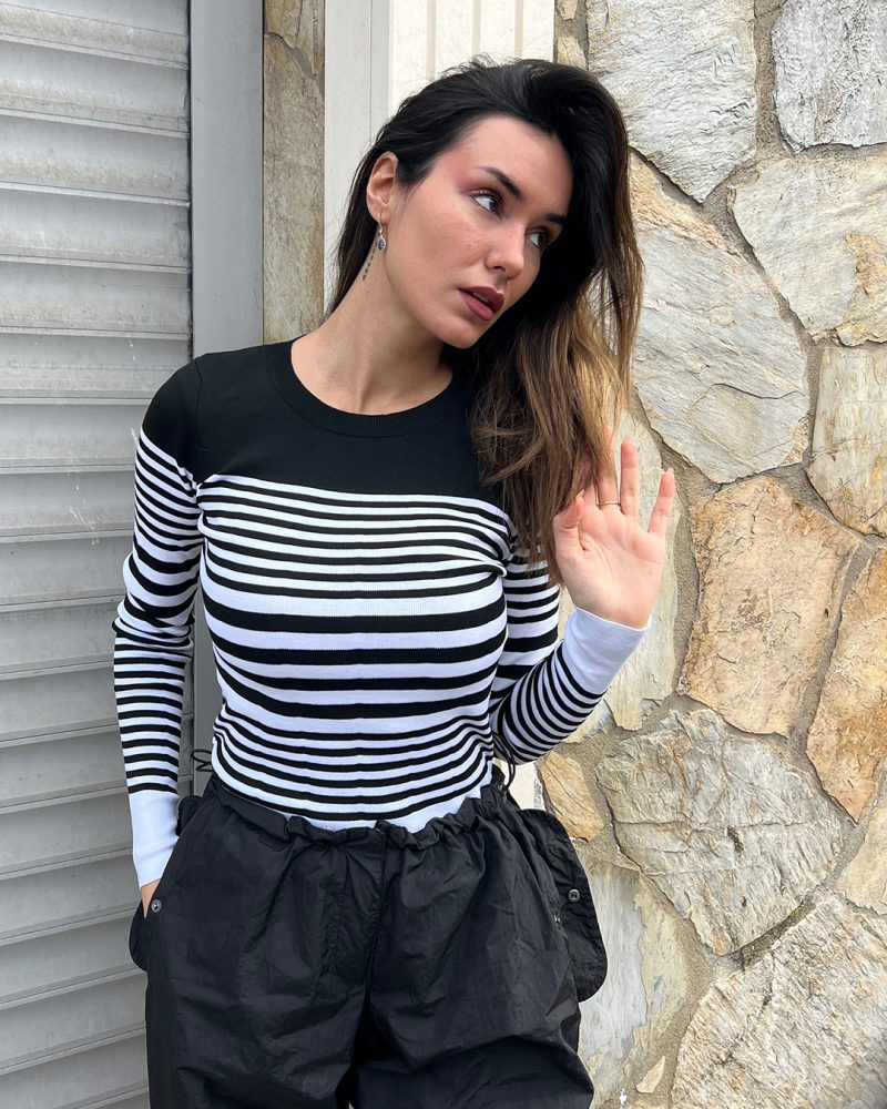 5831-Crewneck Striped Long Sleeve Knit Sweater