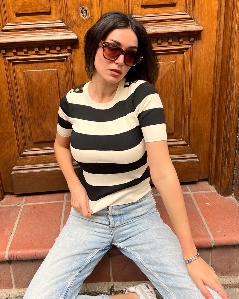 3159-Striped Button Up Shoulder Short Sleeve Crewneck Knit Top - Görsel 2