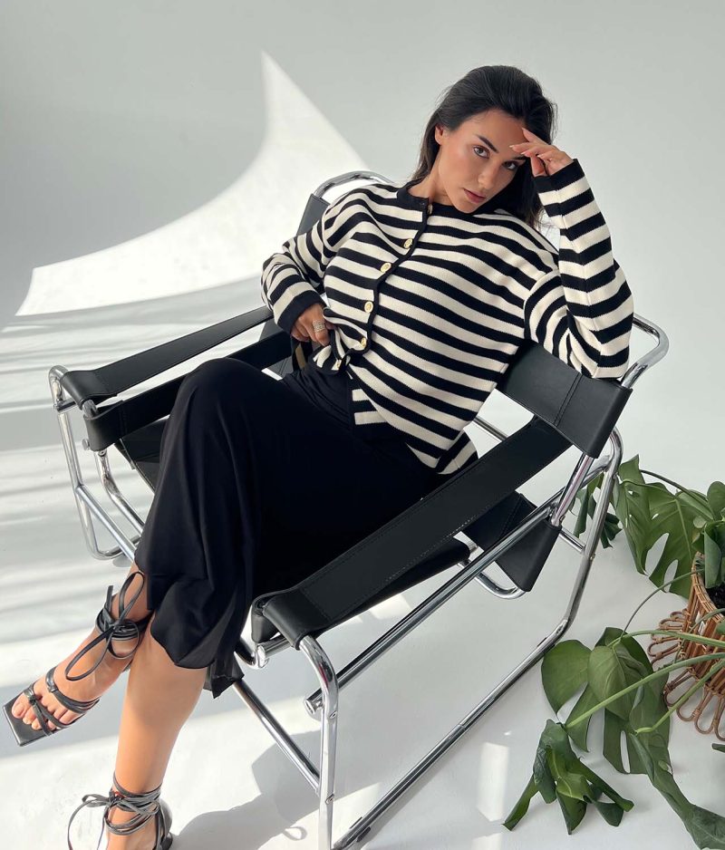 3174-Long Sleeve Striped Crewneck Knit Cardigan