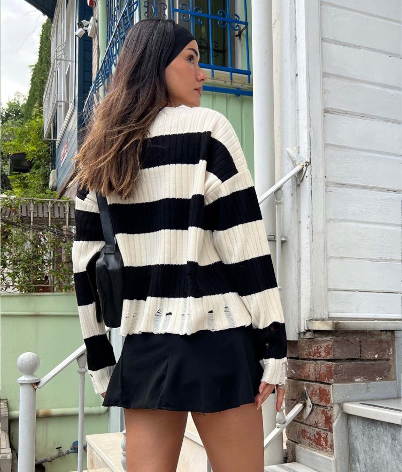 5859-Striped Long Sleeve Crewneck Ripped Detail Knit Sweater - Görsel 3