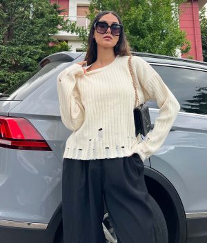 5860-Long Sleeve Crewneck Ripped Detail Knit Sweater