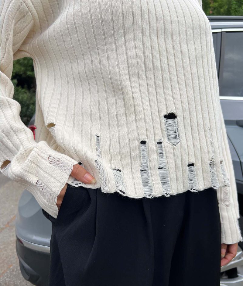 5860-Long Sleeve Crewneck Ripped Detail Knit Sweater - Görsel 4