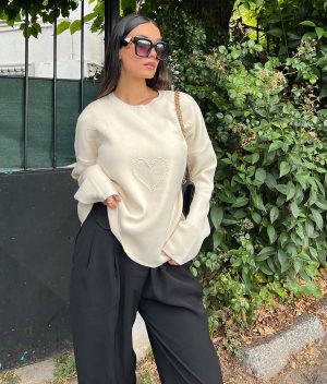 6507-Long Sleeve Crewneck Heart Detail Knit Sweater