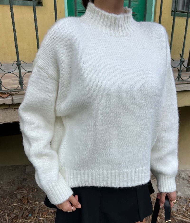 2401-Mockneck Drop Shoulder Fuzzy Sweater - Görsel 4
