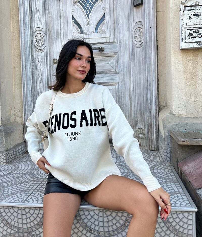 3176-Buenos Aires Text Detailed Crewneck Knit Sweater