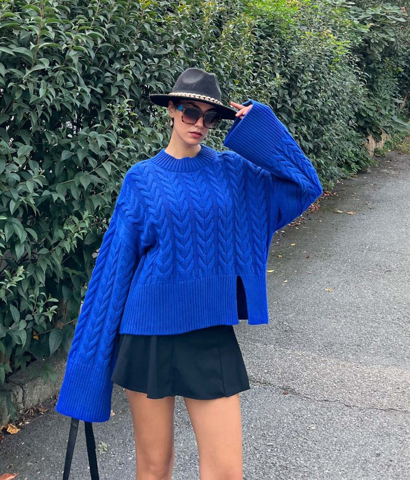4626-Cable Knit Drop Shoulder Split Hem Sweater