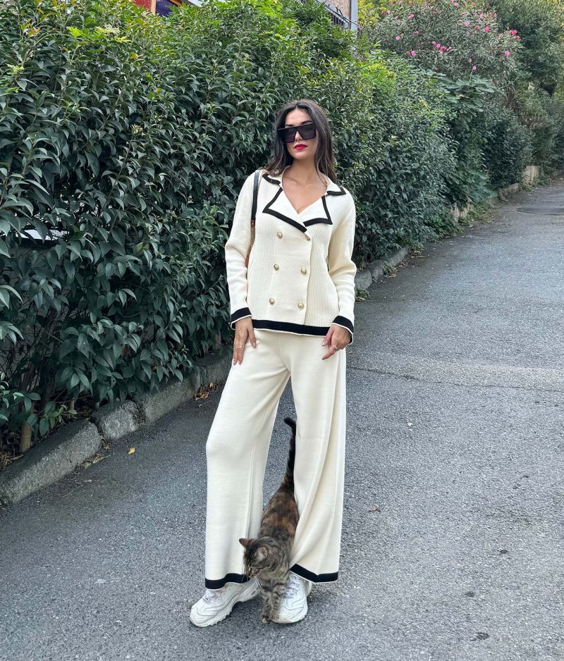 6520-Double Breasted Knitwear Jacket and Knit Pants