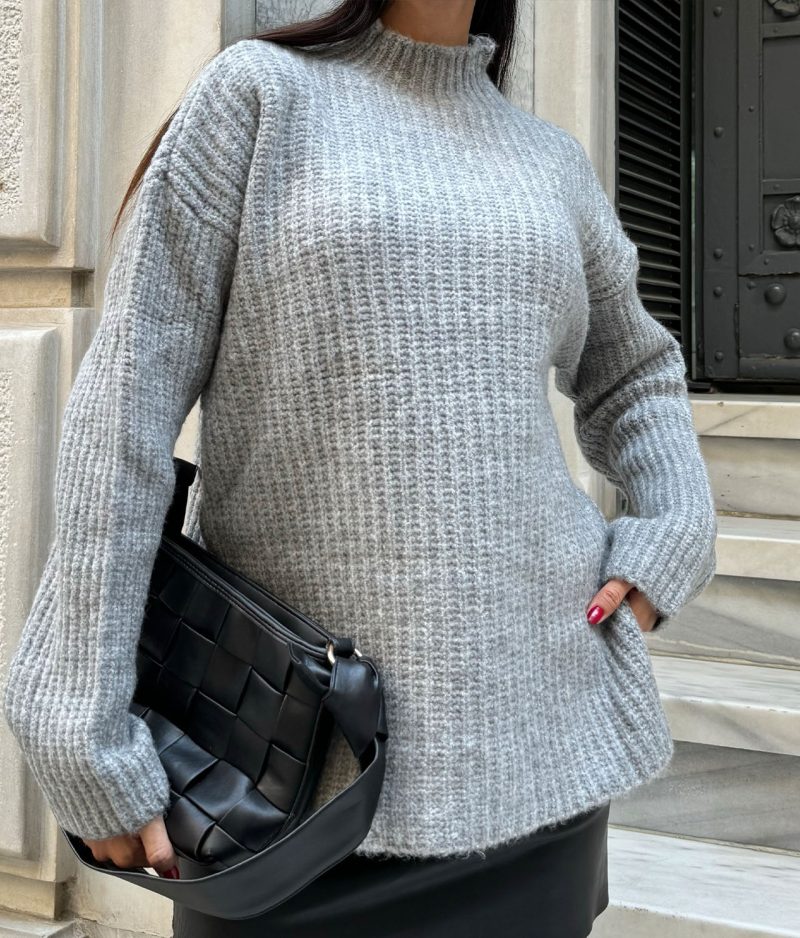2403-Chunky Knit Sweater - Mock Neck, Long Sleeve - Görsel 4