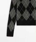 3382-Argyle Knit Sweater Crew Neck Long Sleeve sleeve detail