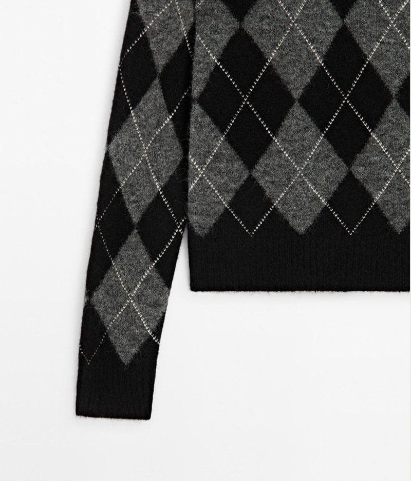 3382-Argyle Knit Sweater Crew Neck Long Sleeve sleeve detail