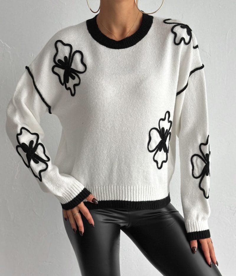 Embroidered Floral Crew Neck Sweater in White and Black for Wholesale Women's Knitwear