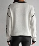 Embroidered Floral Crew Neck Sweater in White and Black for Wholesale Women's Knitwear