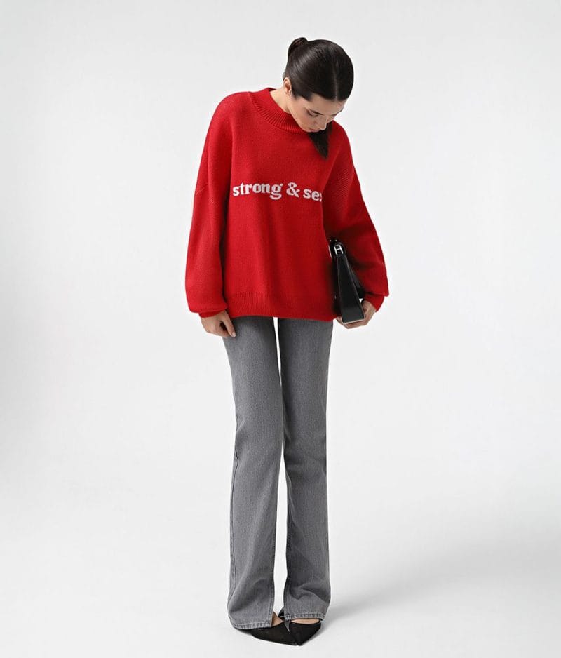 Slogan Knit Sweater crew neck and long sleeves