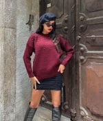 Long Sleeve Burgundy Sweater with Decorative Pearls – Casual and Chic