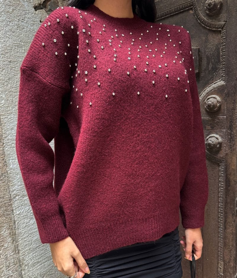 Close-up of Pearl Embellished Burgundy Pullover – Women's Wholesale Knitwear