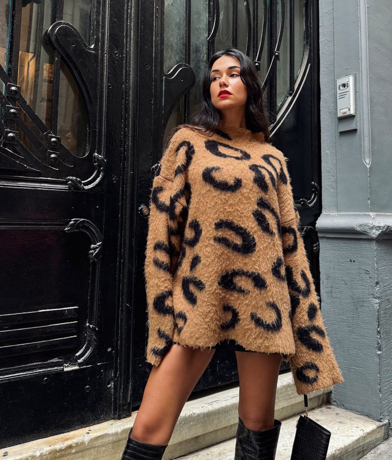 Long sleeve fuzzy knit pullover with plaid pattern