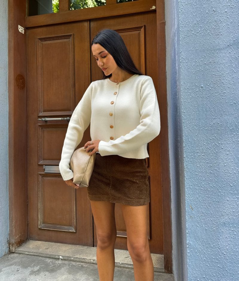 elegant women’s knitwear with button front design