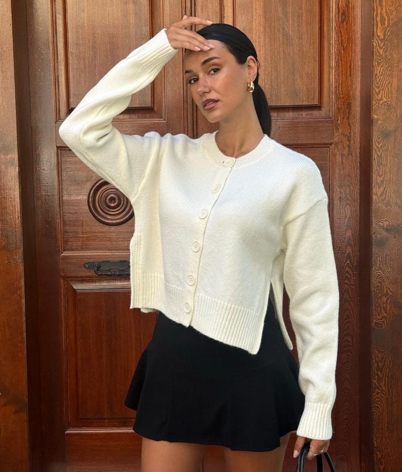Classic knitwear cardigan with button closure and crew neckline