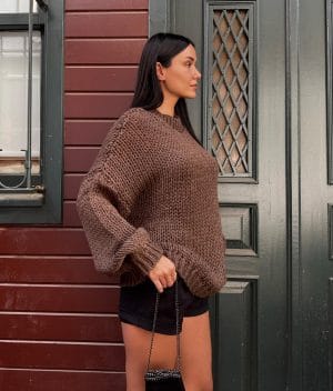 bulky knit pullover styling