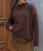 Elegant mock neck knit sweater suitable for everyday styling