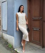 Elegant embroidered knit vest raised floral pattern