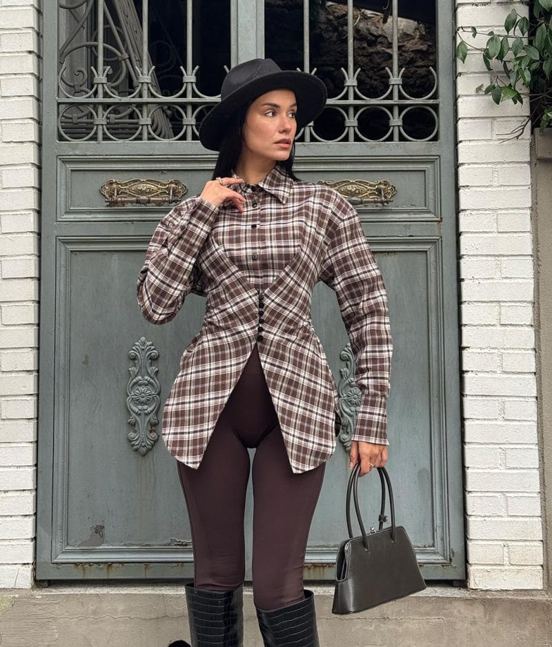 Corset-detail plaid shirt with structured waist design