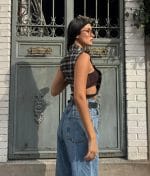 Cropped plaid shirt with sleeveless design for summer styling