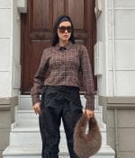 Women’s fitted cropped plaid shirt front view