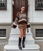 7221-Patterned Crew Neck Knit Sweater-Brown-2 Women’s patterned crew neck knit sweater front view