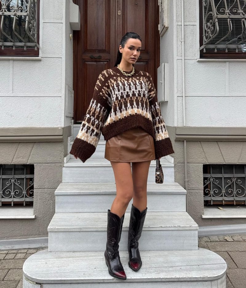 Women’s patterned crew neck knit sweater front view