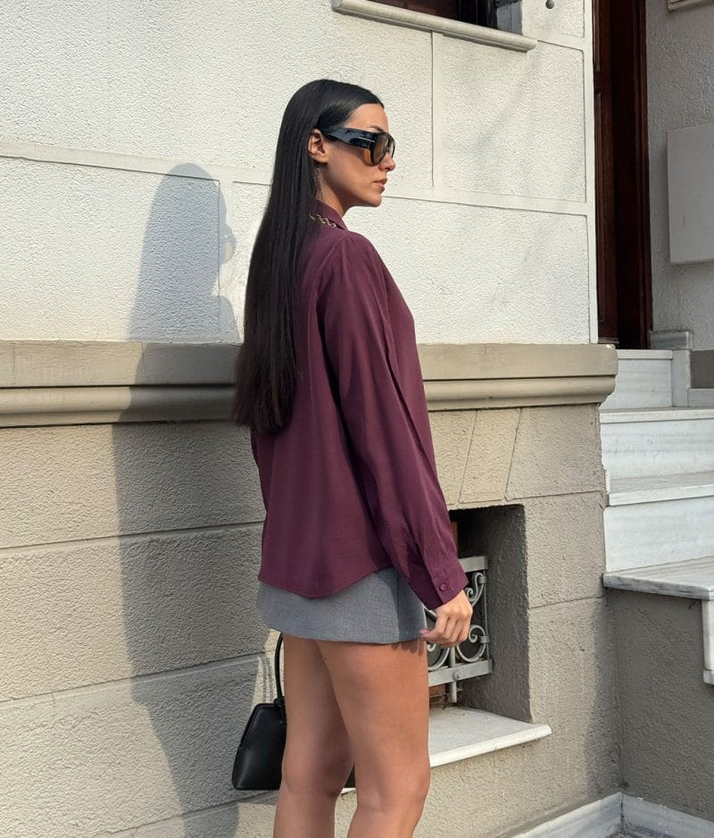 Relaxed fit button down shirt long sleeve detail and cuff design