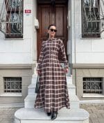 Ankle-length plaid dress with collar detail