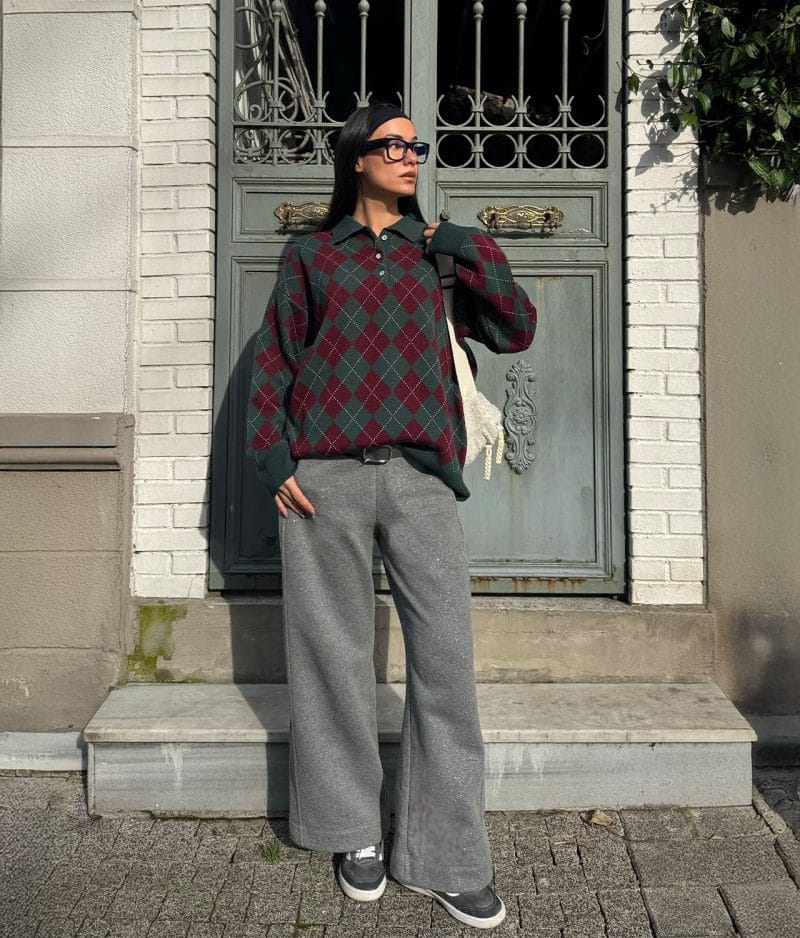 Relaxed fit argyle polo sweater detail