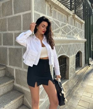 women linen button up shirt summer outfit styling