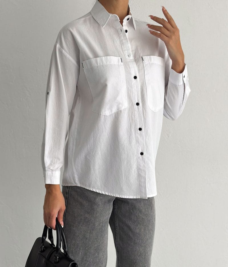 functional cotton shirt with double pocket design