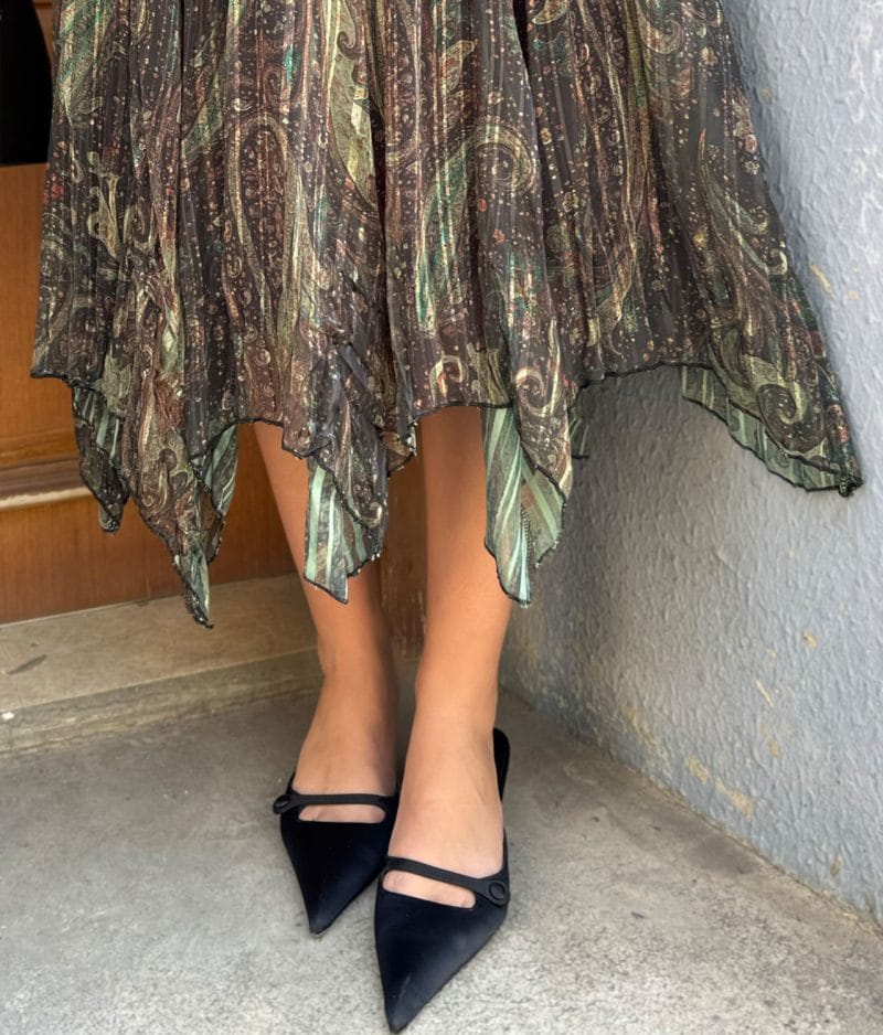 skirt detail view