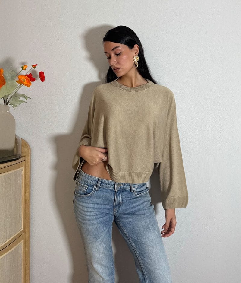 lightweight batwing sweater model
