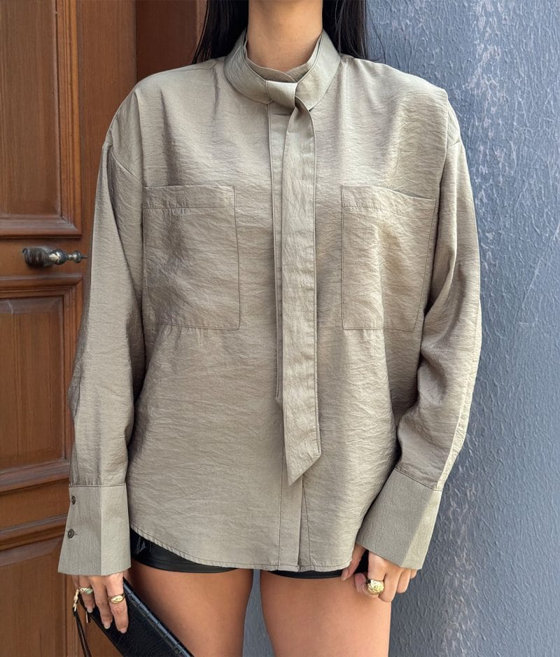 minimal tie neck shirt outfit